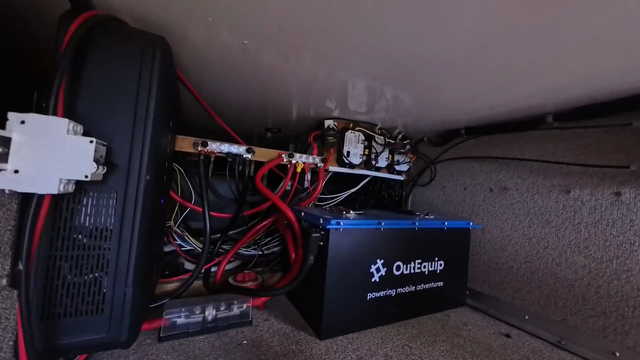 Boondocking Without Limits: A Long-Term Performance Review of the OutEquipPro 460Ah Smart Lithium Battery