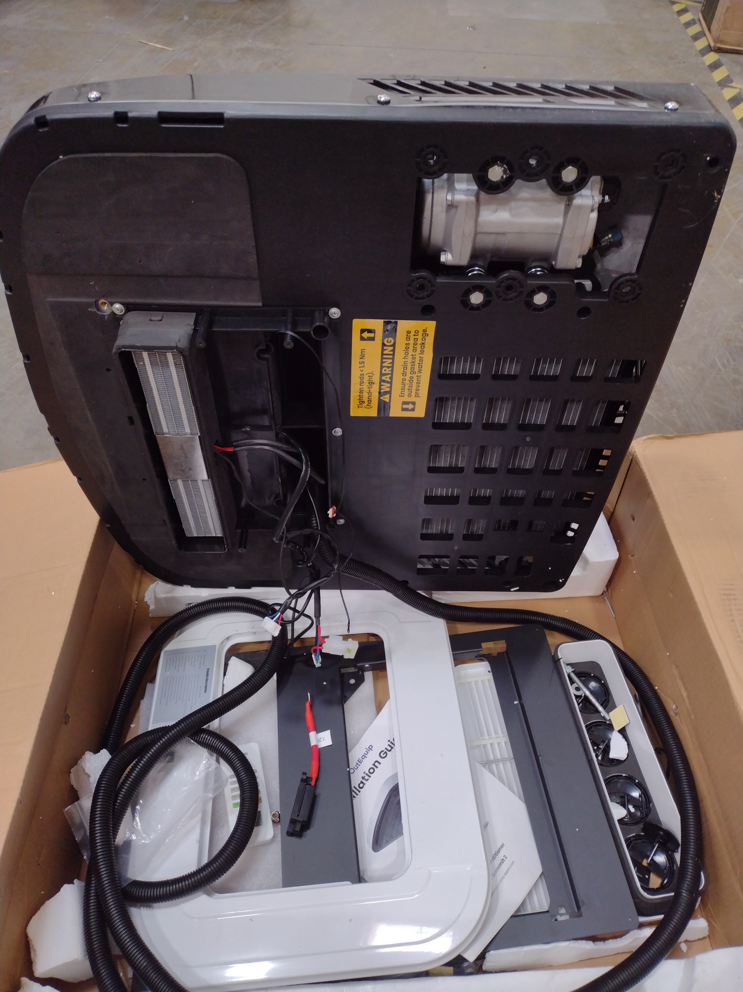 [Open Box -Grade C]12V 10,000 BTU Black RV Rooftop AC with Heater
