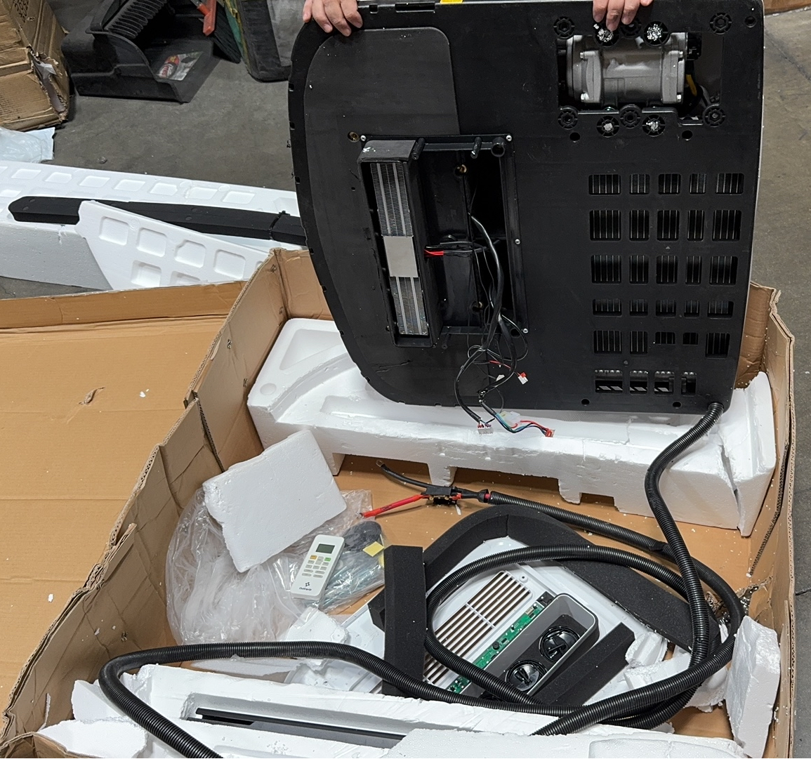 [Open Box -Grade B] 12V 10,000 BTU White RV Rooftop AC with Heater