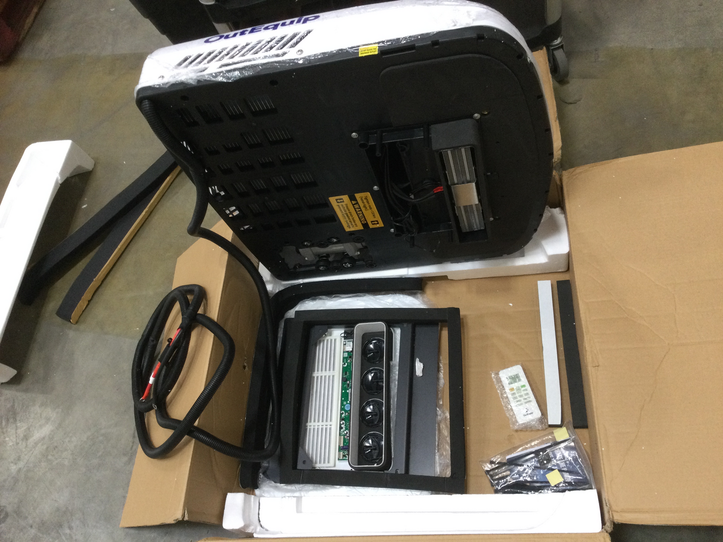 [Open Box -Grade A]12V 10,000 BTU White RV Rooftop AC with Heater